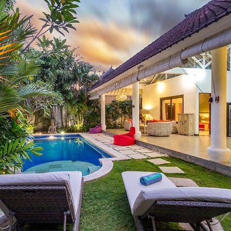 Villa Camelia Seminyak Esterno foto