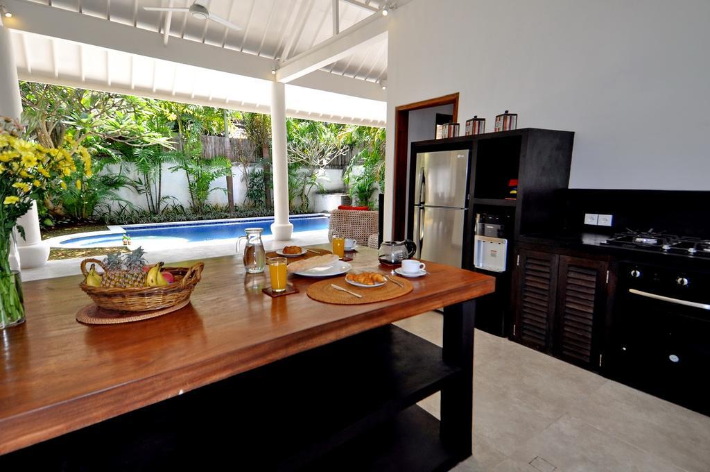 Villa Camelia Seminyak Esterno foto