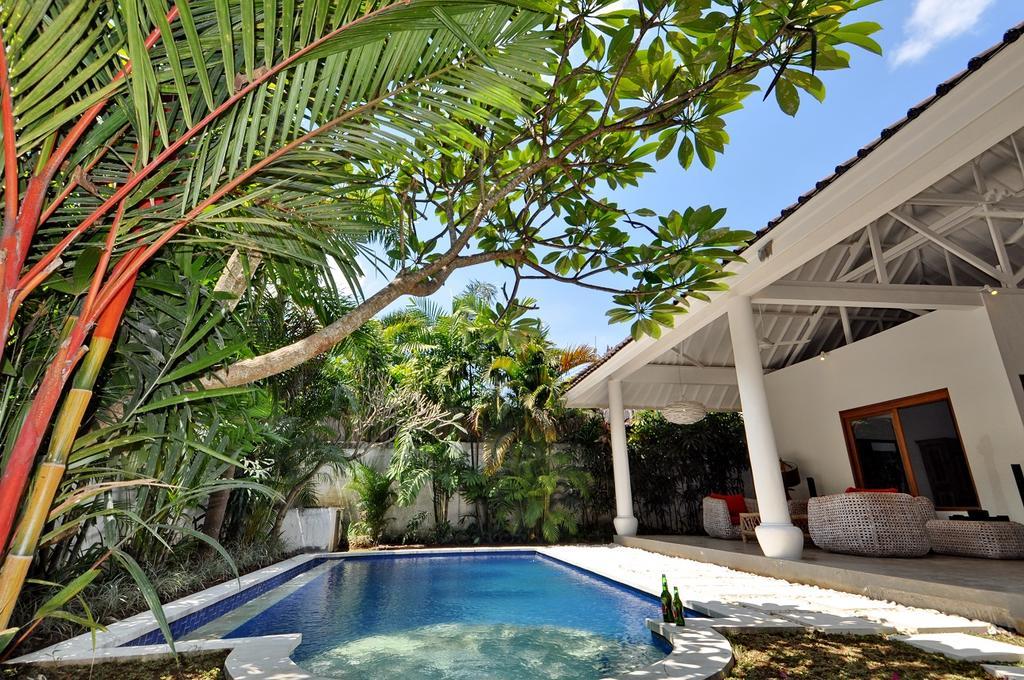 Villa Camelia Seminyak Esterno foto