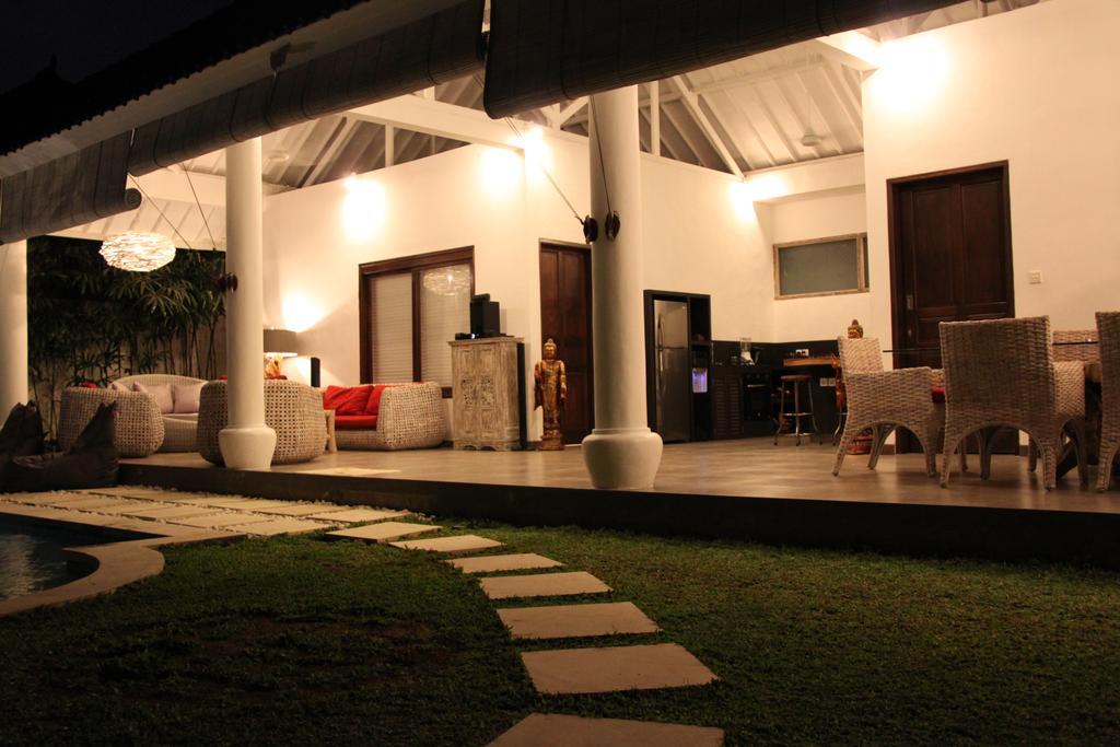 Villa Camelia Seminyak Esterno foto