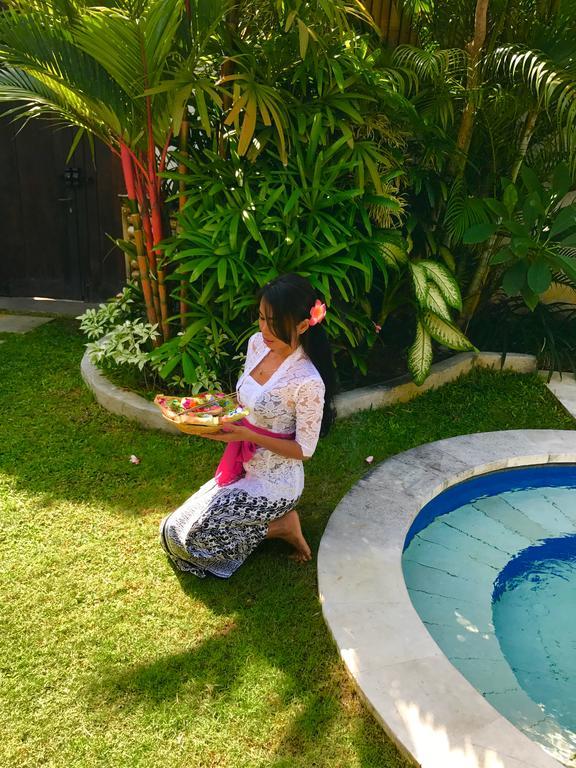 Villa Camelia Seminyak Esterno foto