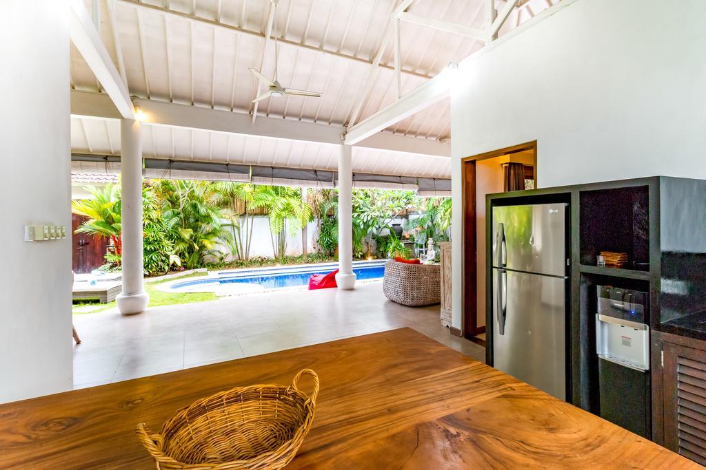 Villa Camelia Seminyak Esterno foto