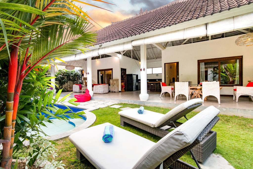 Villa Camelia Seminyak Esterno foto