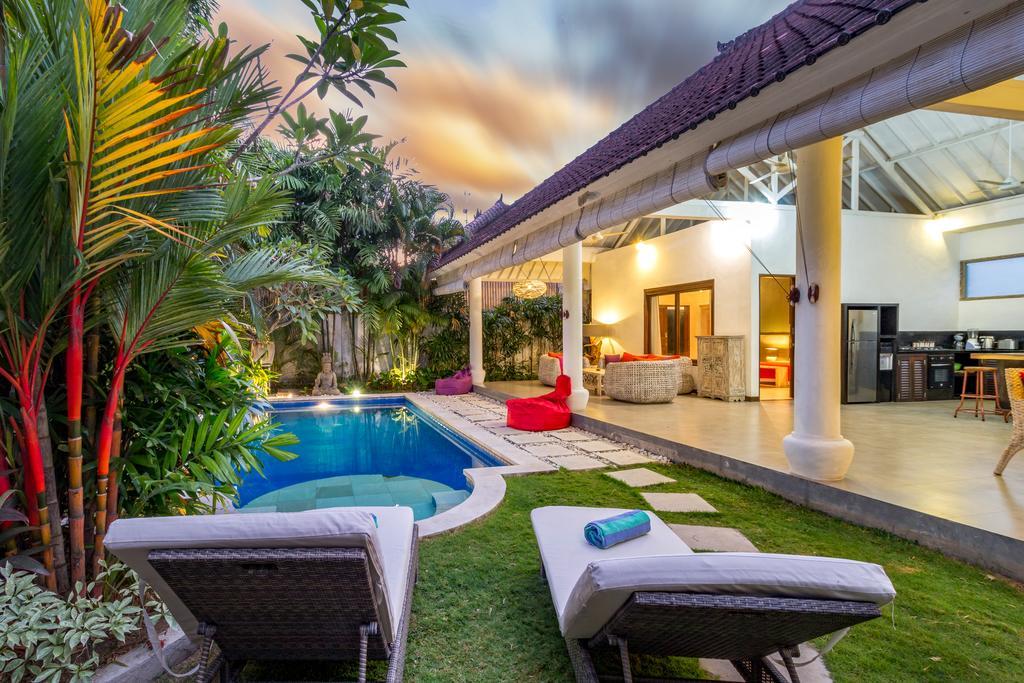 Villa Camelia Seminyak Esterno foto