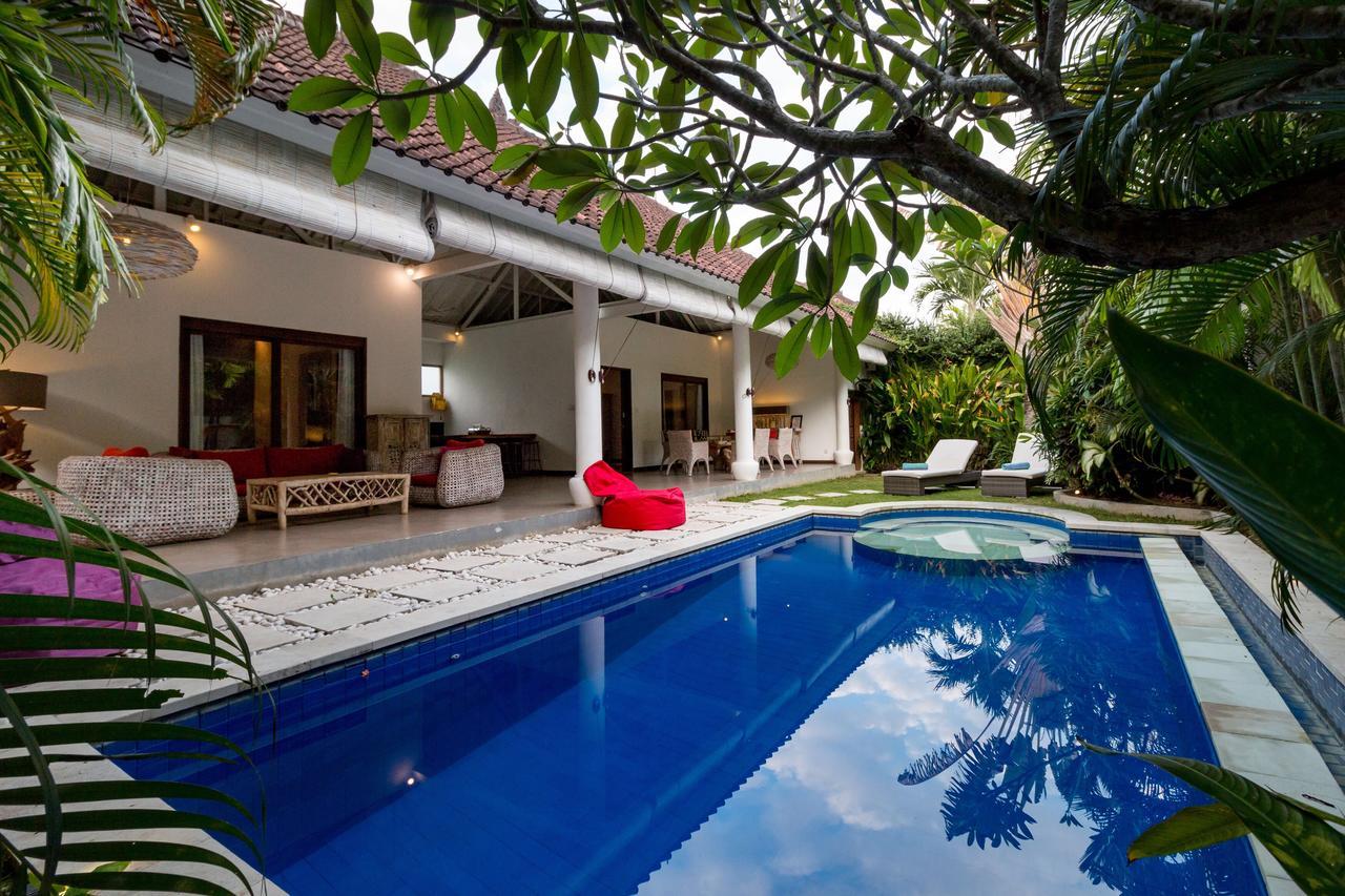 Villa Camelia Seminyak Esterno foto