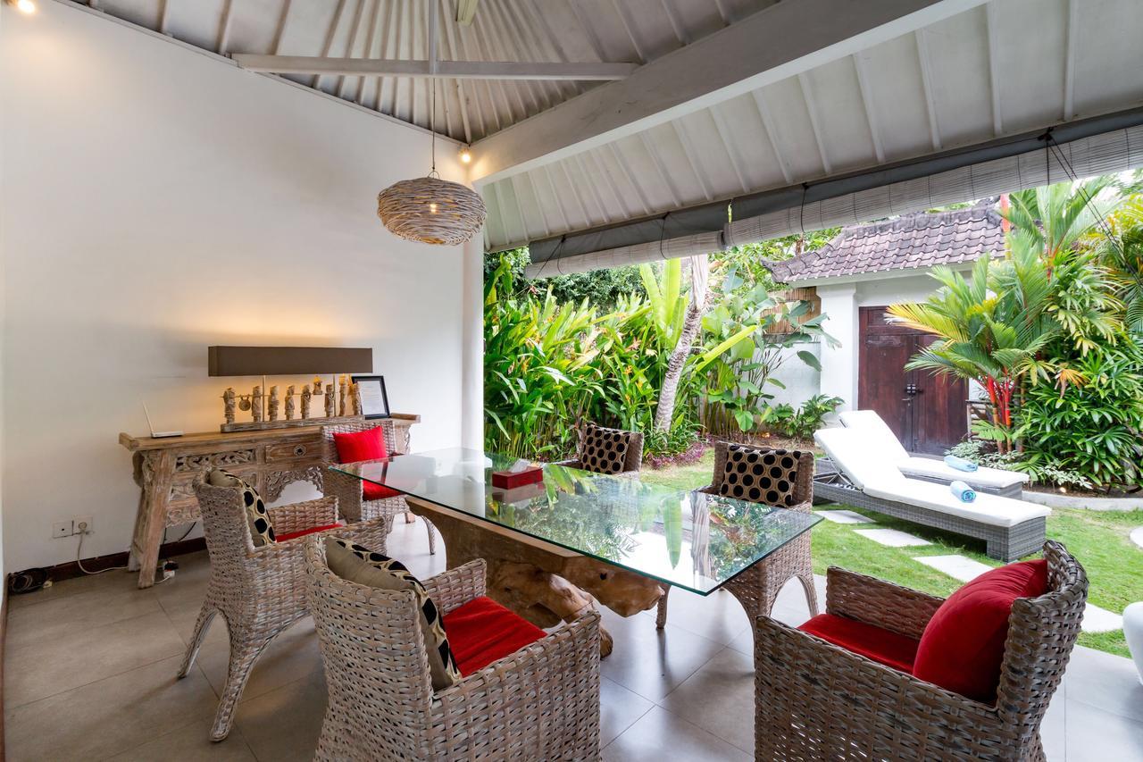 Villa Camelia Seminyak Esterno foto